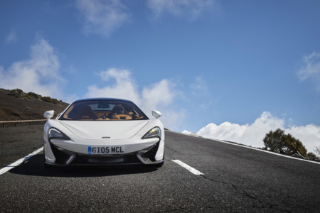 El McLaren 570GT pasea por Tenerife en estas 24 espectaculares imágenes
