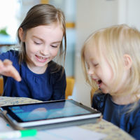 Nuevos controles en YouTube Kids: ahora los padres podrán elegir manualmente el contenido para sus hijos