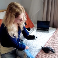 Kojima convirtió la mano biónica en un arma de ciencia ficción. La empresa con la que colaboró ha ido un paso más allá 