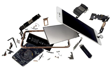 分解されたiPhone