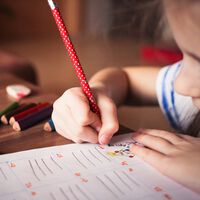 Nueve beneficios para los niños de escribir a mano