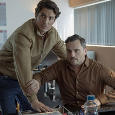 La nueva miniserie española que arrasa en Prime Video: un thriller con Alex Gonzalez al estilo 'Black Mirror' 