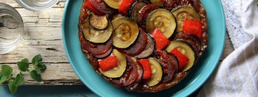Esta tarta de verduras se adapta a los ingredientes que tengas en la nevera y es perfecta para una cena rápida y saludable