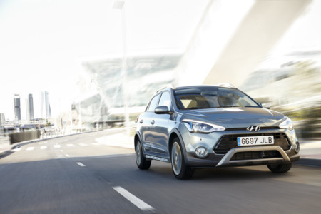 El Hyundai i20 Active es al i20 lo que el Volkswagen Polo Cross es al Polo