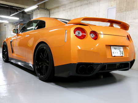 Nissan GT-R Naranja Zele