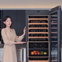 Samsung ha decidido meterle IA hasta el vino: su nueva vinoteca no es sólo temperatura, también es presentación