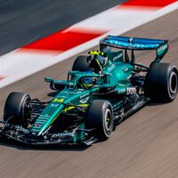 "Es muy diferente". Fernando Alonso confirma que Adrian Newey ha hecho un Aston Martin F1 completamente nuevo. El problema sigue siendo Honda