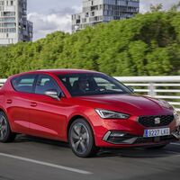 Los coches más vendidos de España en 2020: el SEAT León, el Dacia Sandero y el Nissan Qashqai, en lo más alto
