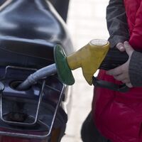 Reino Unido sucumbe al pánico ante la escasez de combustible, con racionamiento y el cierre de gasolineras