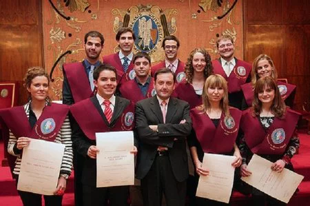 Becas para cursar un Máster en el Instituto de Empresa