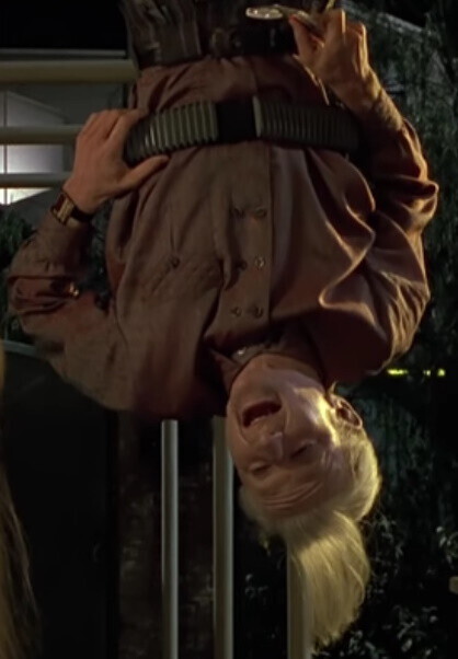 George McFly (com Weissman)