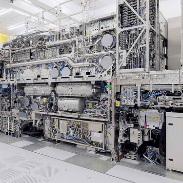 China lleva 15 años de retraso en los chips más avanzados. Huawei está demostrando que para fabricar buenos móviles no importa tanto