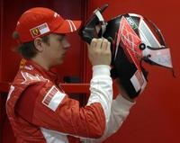 Ferrari sufre la lluvia