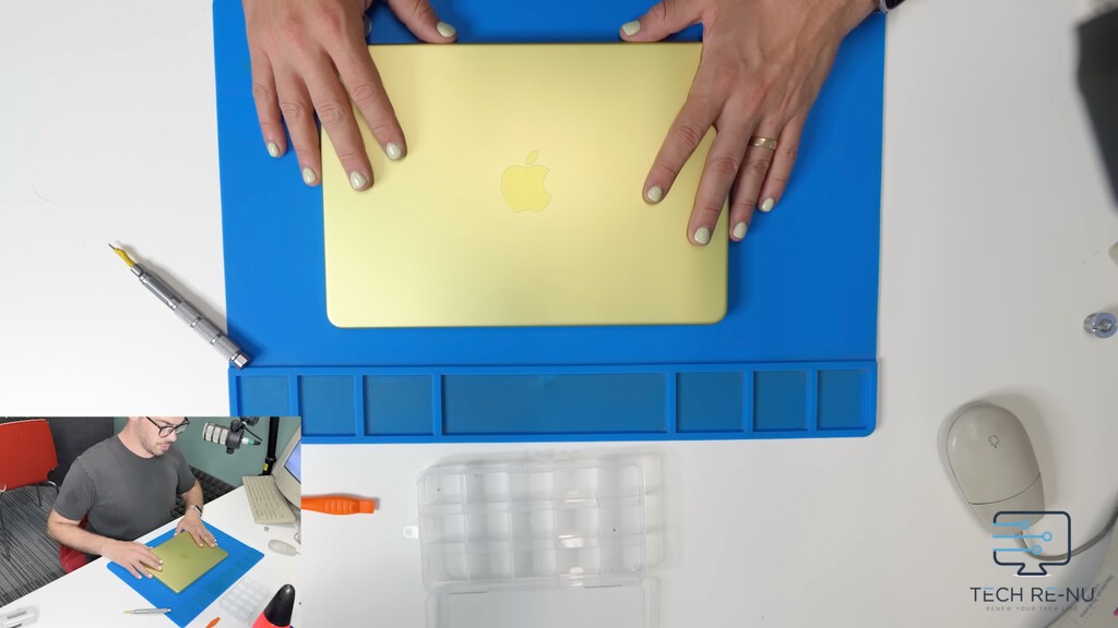 Reparar un Mac siempre ha sido un deporte de riesgo. El MacBook Neo resulta ser un mecano con apenas un par de gotas de pegamento