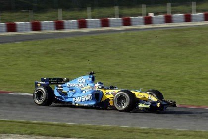 Carlos Sainz con un F1 en Montmelo