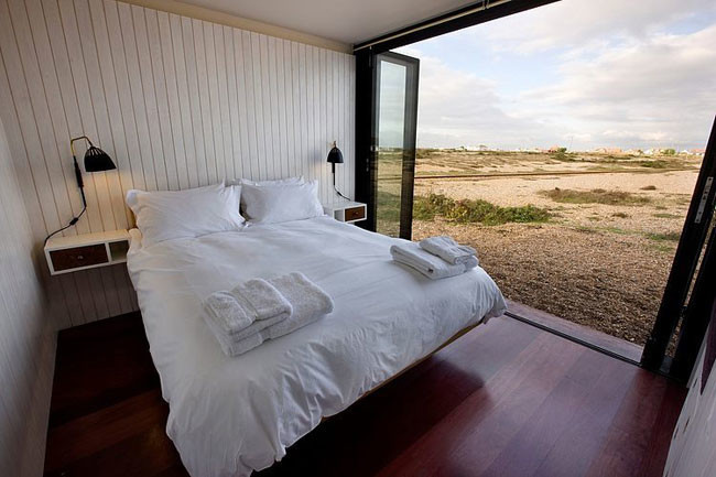 Una casa única en la playa, con una DECO práctica y sencilla