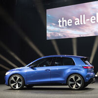 A Volkswagen se le está atragantando el coche eléctrico barato: el sustituto del Golf tardará en llegar