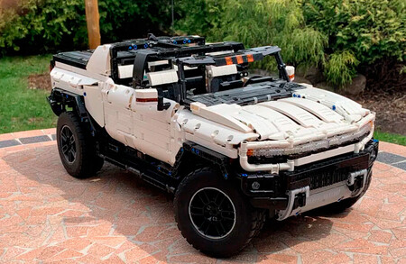 GMC Hummer EV llega a LEGO Ideas como una propuesta de 2,200 piezas