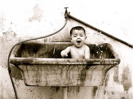 La foto de tu bebé: Dieguito se refresca