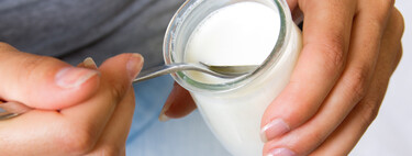 Llevamos décadas asumiendo que un yogur "desnatado" o "0% grasa" es más saludable. Es hora de repensarlo