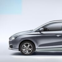 Práctico hatchback con opción híbrida en México. Es el auto nuevo más barato del mercado