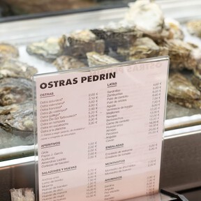Una decena de intoxicados en Madrid tras consumir ostras en la franquicia valenciana de bares Ostras Pedrín 