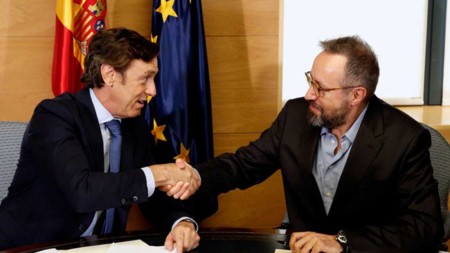 ¿En qué se parece el complemento salarial del pacto Cs PP de la renta básica que propone Podemos?