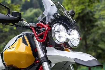 Moto Guzzi V85tt 2019 1