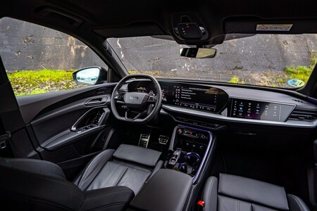 Audi Q5 2.0 TDI interior