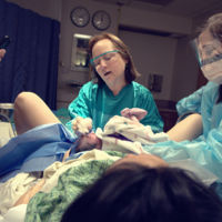 Un padre retransmite en directo el parto de su mujer por Facebook y ya lo han visto más de 200 mil personas