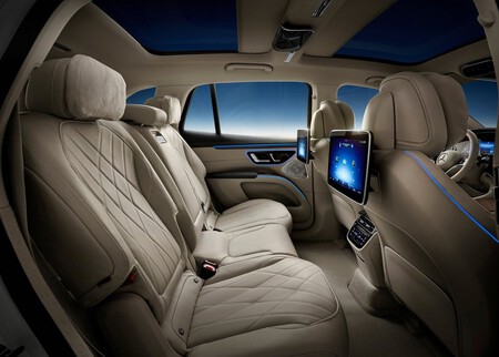 Mercedes Benz Eqs Suv 2023 1280 4c