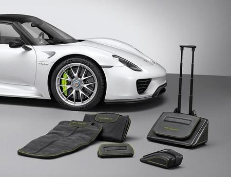 ¿Te vas este fin de semana con el Porsche 918 Spyder? Llévate las maletas a juego