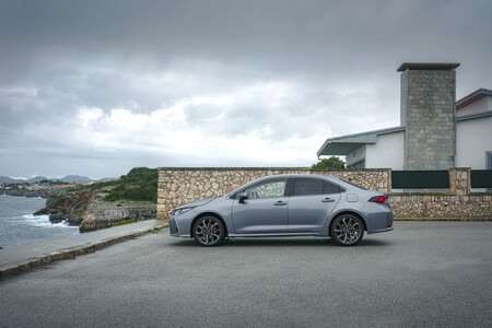 Corolla Sedan 1 8l Grey 2019 011 831609