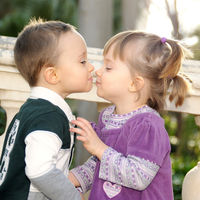 "Mi hijo no tiene novia, porque solo es un niño": por qué no deberíamos hacer este tipo de preguntas a los niños