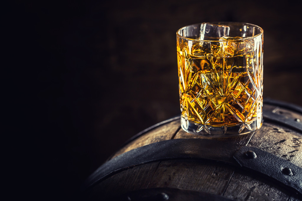 Los chinos ricos han abrazado el 'whisky' como un símbolo de estatus y están comprando en Escocia todos los barriles que pueden