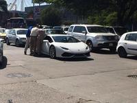 Dolorpasión™: Lamborghini Huracán se queda sin gasolina en Guadalajara