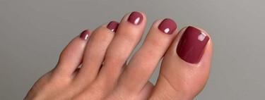 Estos son los seis colores de esmaltes de uñas que marcan tendencia en las pedicuras de este verano 2025 