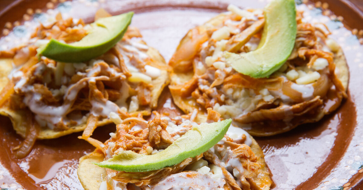 Cómo hacer Tinga de pollo con chipotle al estilo de Jauja Cocina