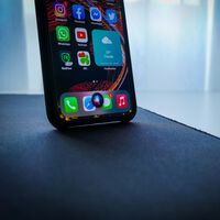 ChatGPT llega a iPhone de forma gratuita este mismo año y Apple promete revitalizar a Siri gracias a sus nuevas funciones