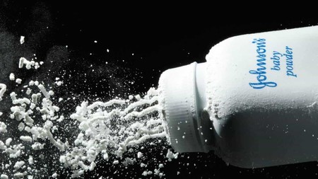 Acusan a Johnson & Johnson de conocer desde hace décadas que su talco para bebés contenía amianto