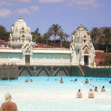 Parece Tailandia o Dubái pero está en España y es el mejor parque acuático del mundo 