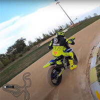 ¡Qué espectáculo! Valentino Rossi nos deleita con una visita guiada a toda velocidad en su circuito VR46 Motor Ranch