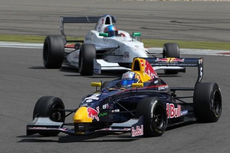 Carlos Sainz Jr. consigue un nuevo doblete en Nürburgring