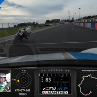 Un Porsche Cayman GT4 se pica con una Kawasaki ZX-10R en Nürburgring, y hay un claro ganador