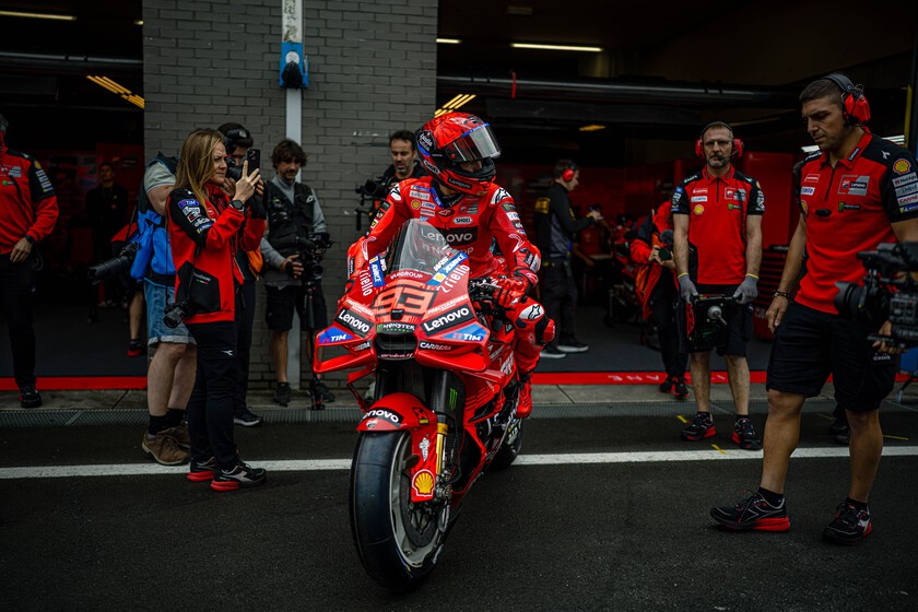 Marc Márquez no para de decir que su Ducati es igual que la del año ...