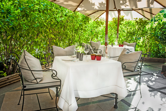 Terraza Restaurante Villa Magna 1