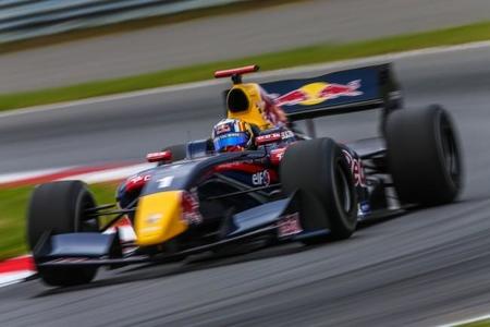 Carlos Sainz Jr podría llegar a la Fórmula 1 con una Caterham bajo la influencia de Red Bull