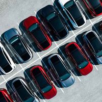 Tesla colapsa en Europa mientras Elon Musk recibe otro sueldo millonario: vende la mitad de sus coches eléctricos. El nuevo Model Y no hace frente ni a China ni a Volkswagen