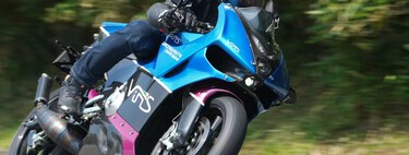 En Japón han creado una moto deportiva de dos tiempos tan bestia que no les dejan matricularla en Europa 