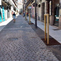 Es oficial: desde hoy, 1 de octubre, aunque no haya paso de cebra los coches tendrán que ceder el paso a los peatones en estas calles